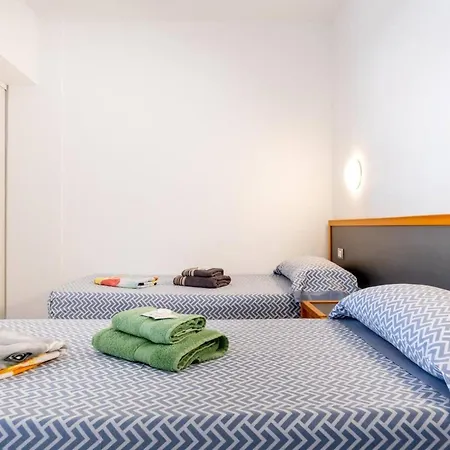 Charming With An Excellent Location Apartman *